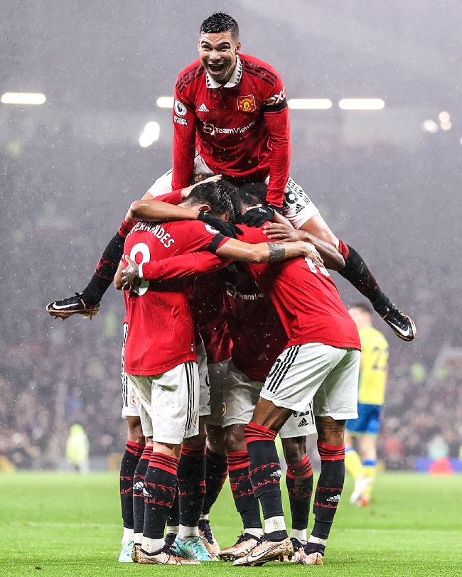 手周嘉雯则 手周嘉雯则