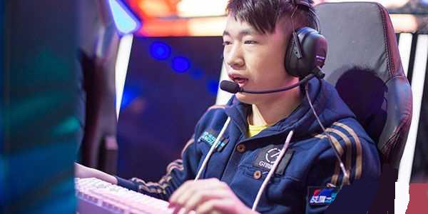 巴尔韦德：妻子发推捍卫我，教练捍卫球队，我不能选边站.