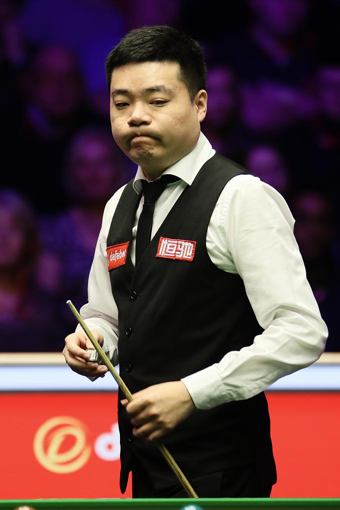 男女选手在 男女选手在