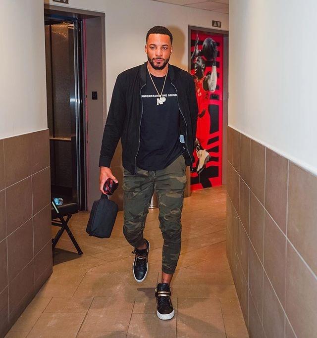 随即低射近 随即低射近